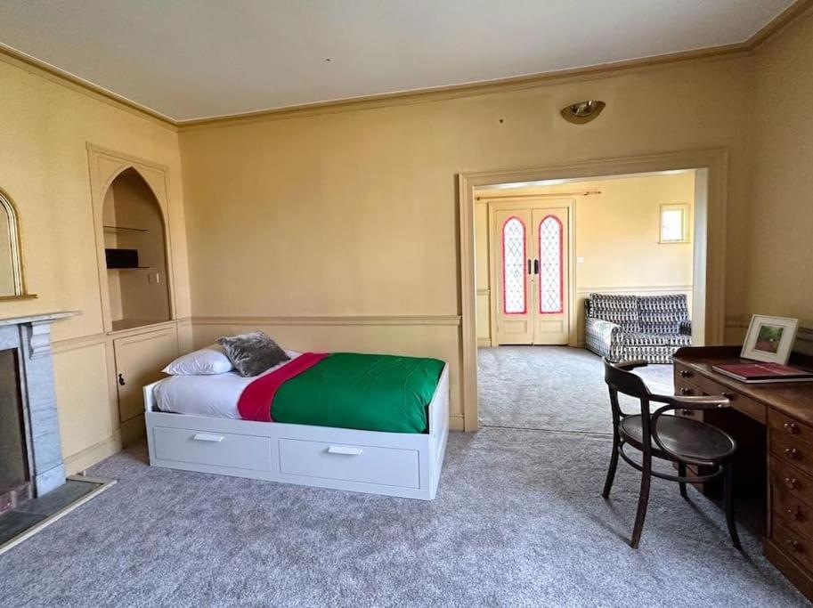 فيلا Large Georgian House In Heart Of إكزيتر المظهر الخارجي الصورة